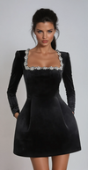 Alma – Romantic Ruffle Dress